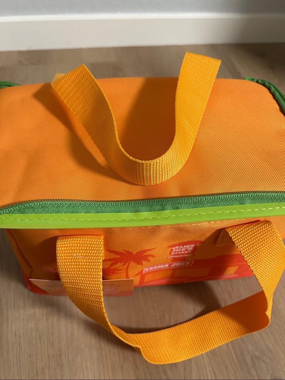Trader Joe's Mini Insulated Lunch Bag in Bright Orange with Green Accents NEW - Picture 5 of 15